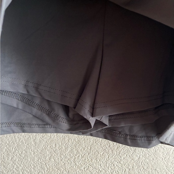 🆕Sheinbae Grey Mini Skort with Side Slit M🆕 - Picture 7 of 13